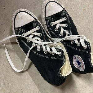 Women’s 7.5 high top converse